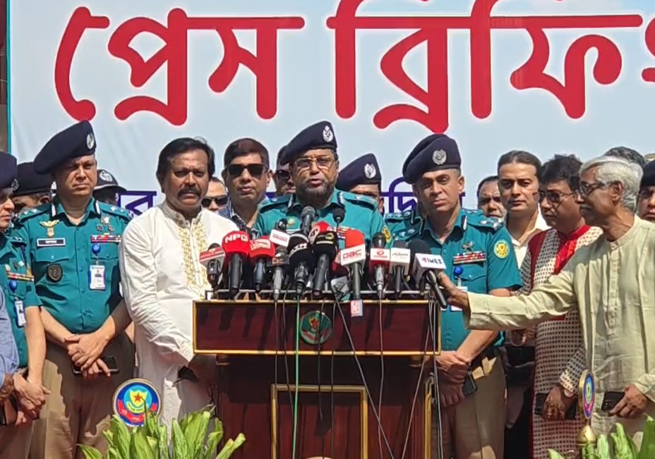দুর্গাপূজাকে ঘিরে নাশকতার কোনো আশঙ্কা নেই: ডিএমপি কমিশনার