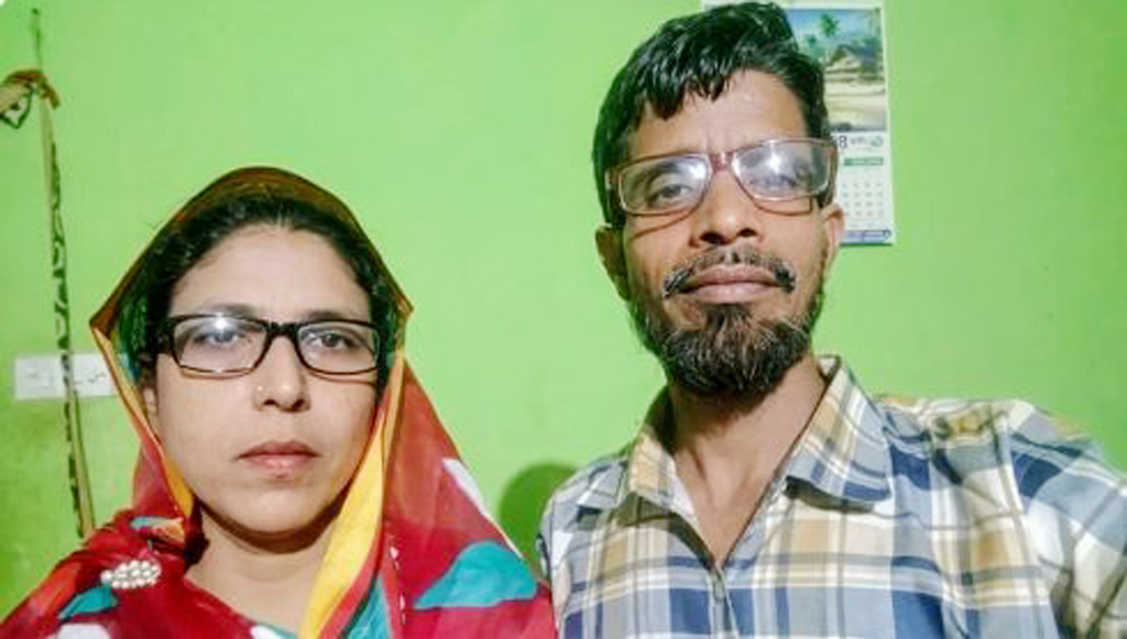 নারায়ণগঞ্জে গ্যাস লিকেজে অগ্নিদগ্ধ পোশাককর্মী দম্পতির মৃত্যু, দেবিদ্বারে পাশাপাশি দাফন