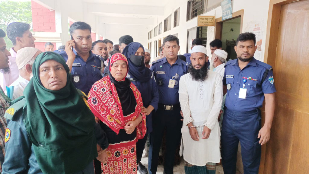 অনৈতিক সম্পর্ক দেখে ফেলায় ভাতিজাকে হত্যা: চাচির যাবজ্জীবন, প্রেমিকের মৃত্যুদণ্ড