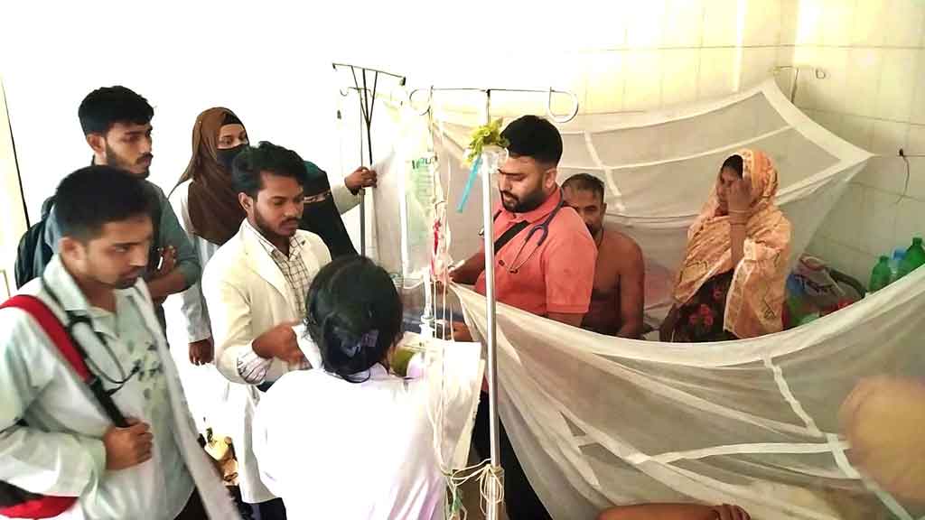 ফকিরহাটে হঠাৎ ডেঙ্গুর প্রকোপ: ১০ দিনে ভর্তি ২৫, মৃত্যু ১