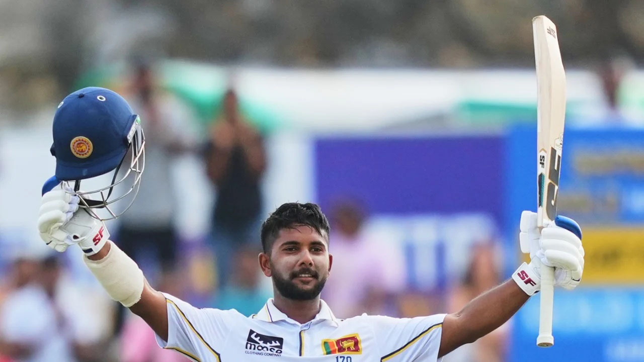 দিনুশার সেঞ্চুরির পরও বেকায়দায় শ্রীলঙ্কা, জয়ের আশা ভারতের