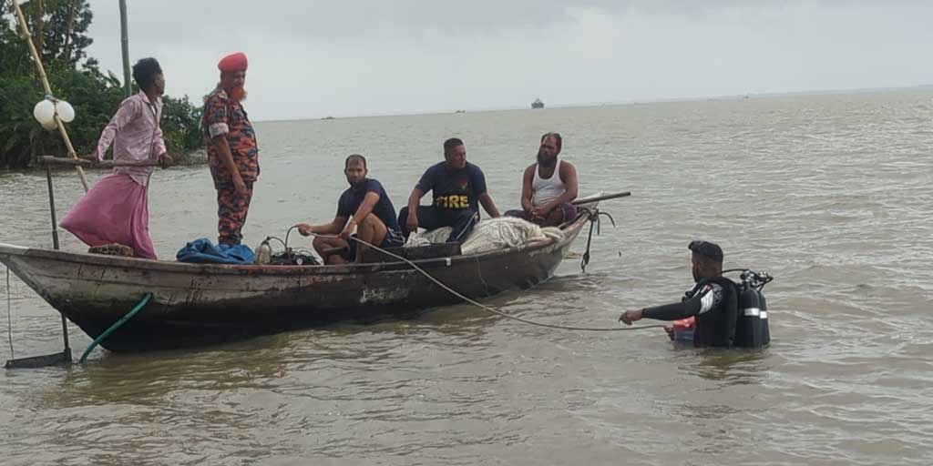 ৯ ঘণ্টায়ও খোঁজ মেলেনি তেঁতুলিয়া নদীতে নিখোঁজ যুবকের
