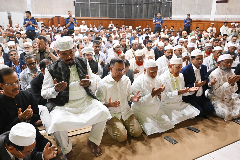 স্পিকারের সহধর্মিণীর মাগফিরাত কামনায় সংসদ ভবনে দোয়া মাহফিল