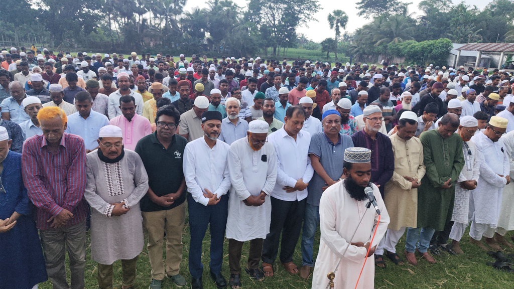 দুর্বৃত্তের হামলায় নিহত কৃষকদল নেতার দাফন সম্পন্ন, জামায়াতের ৩ কার্যালয়ে হামলার অভিযোগ
