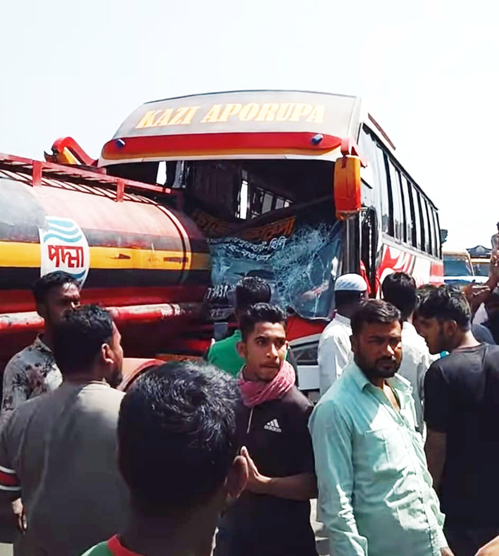 বগুড়ার শেরপুরে সড়ক দুর্ঘটনায় ট্রাকচালক নিহত