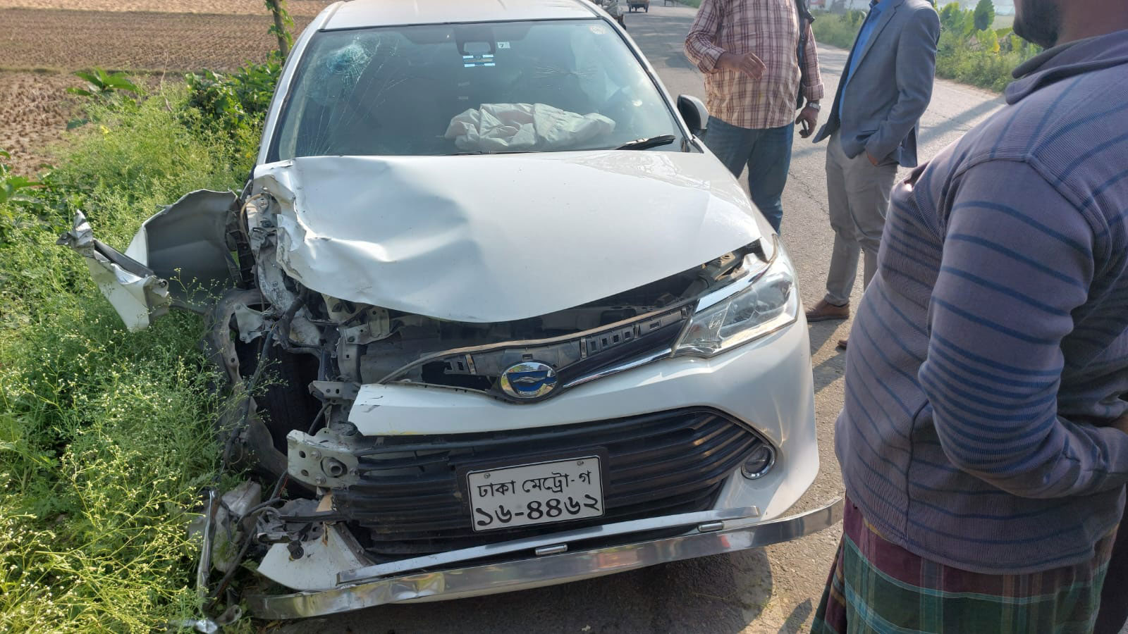 চৌগাছায় শিক্ষার্থীদের বহনকারী ইজিবাইক-প্রাইভেট কার মুখোমুখি সংঘর্ষে আহত ৮