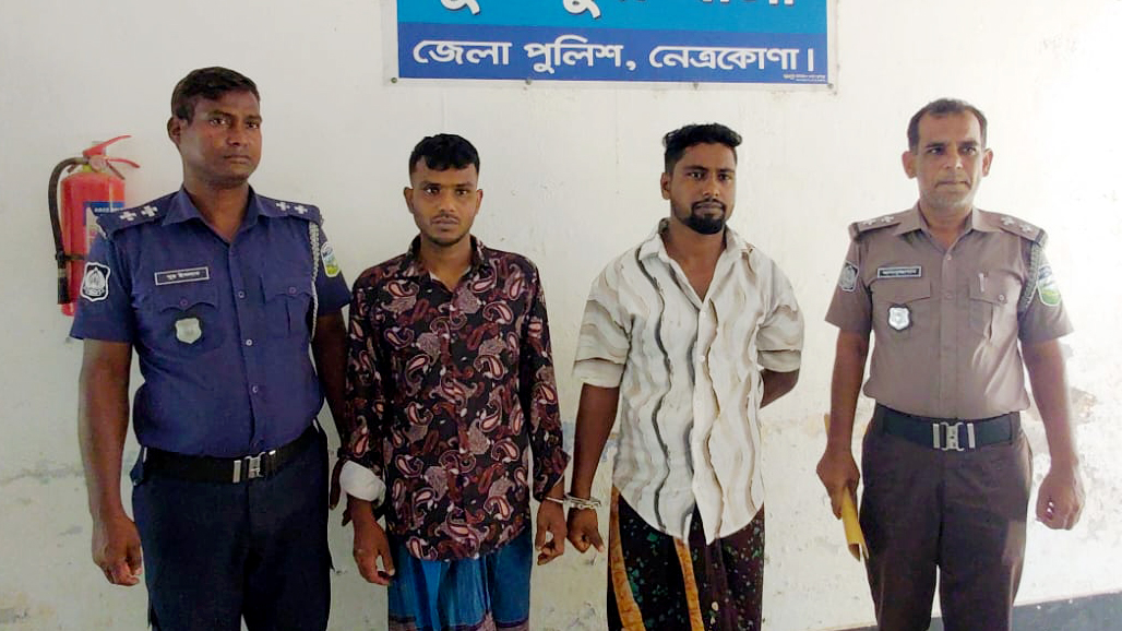 দুর্গাপুরে ডিবি পুলিশ পরিচয়ে ডাকাতির ঘটনায় আরও দুজন আটক