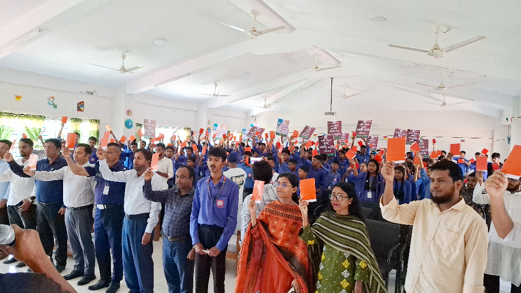 দুর্গাপুরে মাদক ও বাল্যবিবাহকে ‘লাল কার্ড’ দেখাল শিক্ষার্থীরা