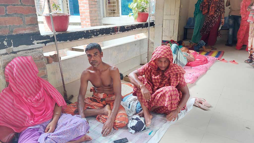 হঠাৎ ডায়রিয়ার প্রকোপ, হাসপাতালে শয্যাসংকট