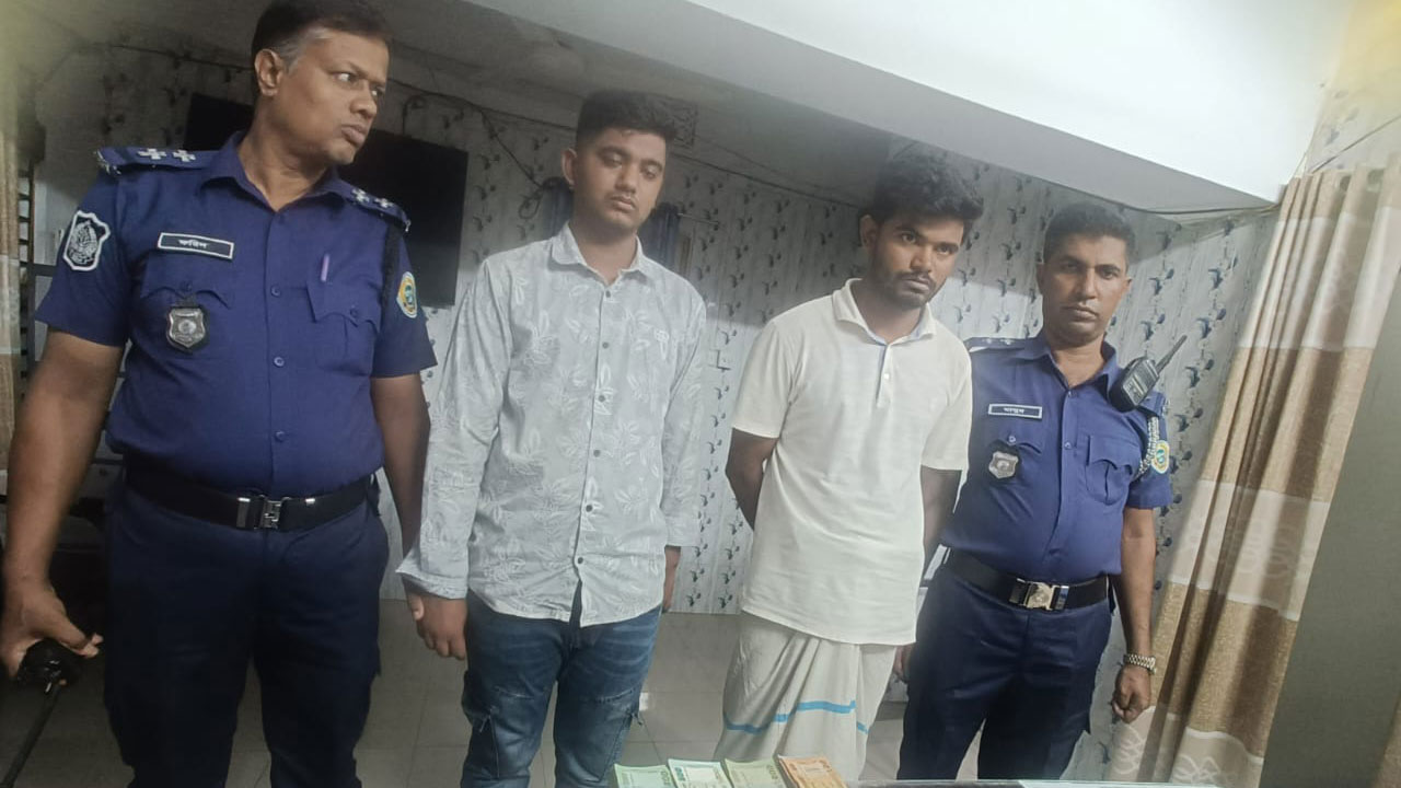 দশমিনায় ইয়াবা ও নগদ অর্থসহ ৪ মাদক কারবারি গ্রেপ্তার