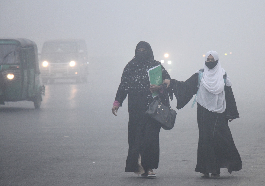 ঢাকায় এখন কুয়াশা না ধোঁয়াশা!