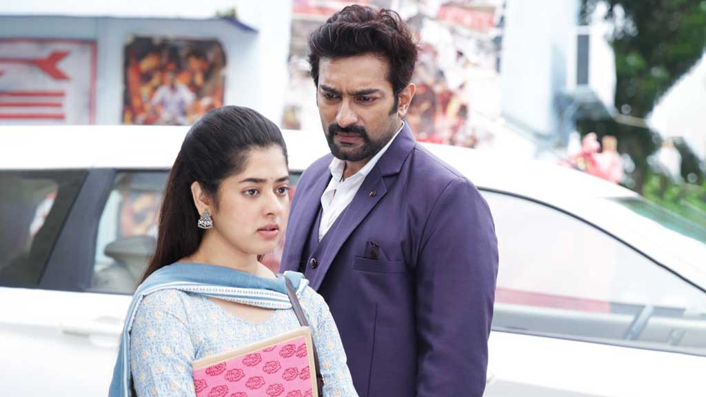 ফেসবুক পোস্ট থেকে শুরু, এরপর স্ক্রিনশট ফাঁস—দ্বন্দ্বে জড়ালেন নায়ক-নায়িকা