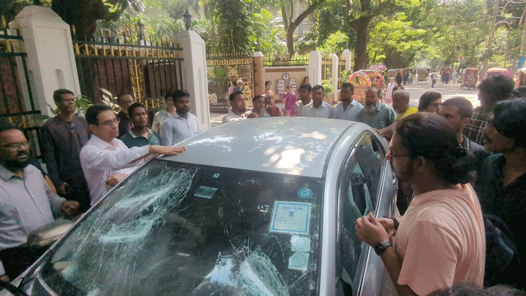 ঢাবিতে গাড়ির ধাক্কায় আহত সবাই মার্কেটিং বিভাগের শিক্ষার্থী