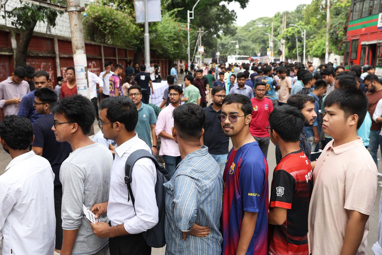 ডাকসু নির্বাচন: উদয়ন স্কুল কেন্দ্রে ভোট পড়েছে ৫৬ শতাংশ