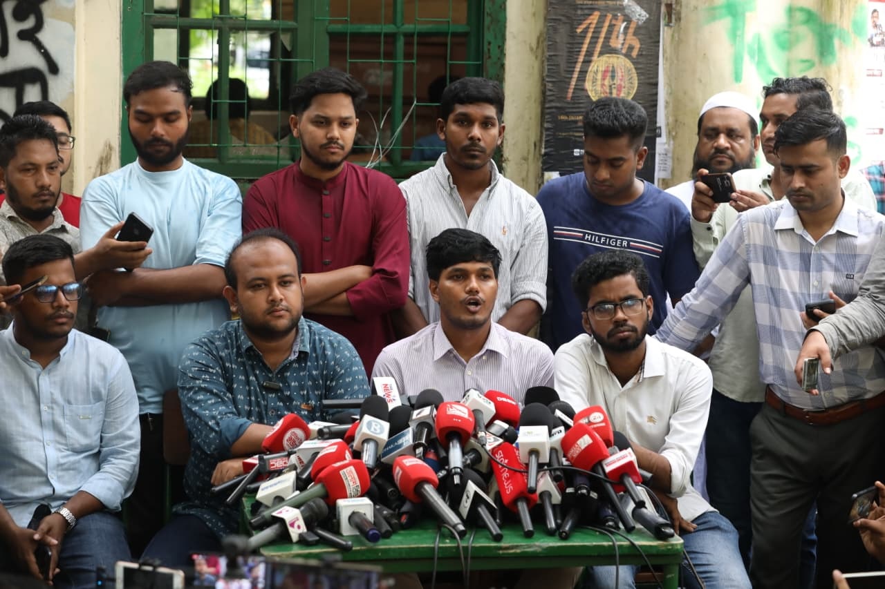 ডাকসু নির্বাচন: ছাত্রদল-সমর্থিত প্যানেলের ভিপি-জিএস প্রার্থীর ফেসবুক অ্যাকাউন্ট ডিজেবলড, অভিযোগ শিবিরেরও