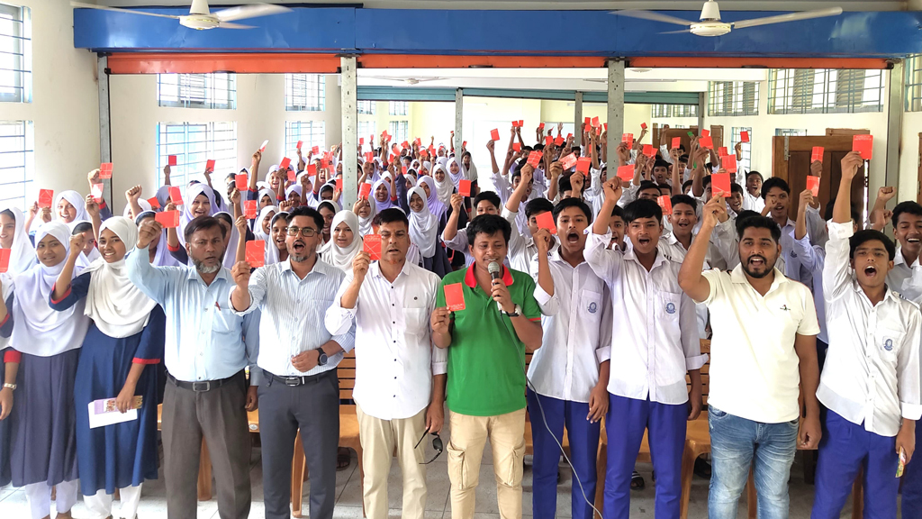 দাউদকান্দিতে মাদক, কিশোর অপরাধ ও বাল্যবিবাহ প্রতিরোধে শিক্ষার্থীদের শপথ