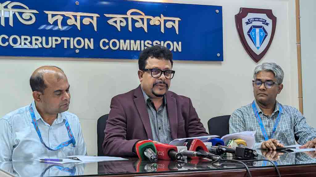 ৬০৪ কোটি টাকা আত্মসাৎ: সালমান এফ রহমানসহ ২৫ জনের বিরুদ্ধে দুদকের মামলার অনুমোদন