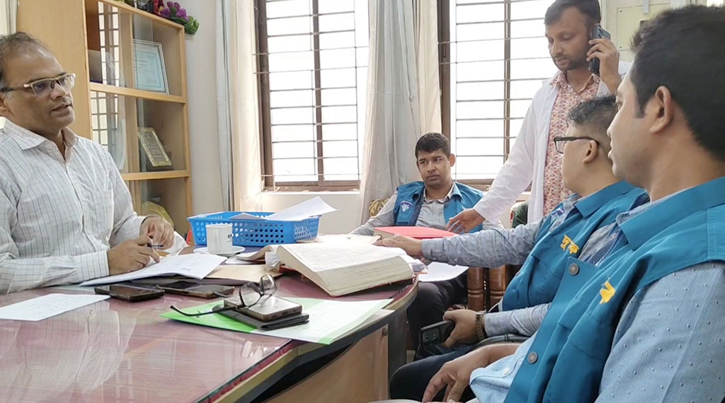 অনিয়মের অভিযোগে পিরোজপুর জেলা হাসপাতালে দুদকের অভিযান
