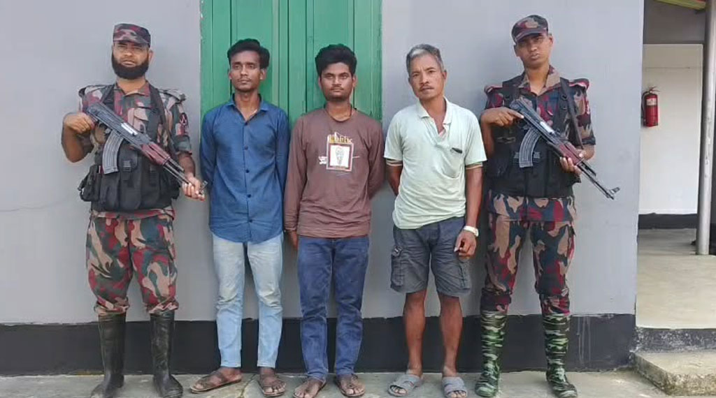অবৈধভাবে ভারতে গিয়ে রাজমিস্ত্রির কাজ, ফেরার পথে বিজিবির হাতে আটক ৩