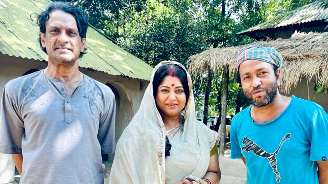 অন্নপূর্ণা আর মনীন্দ্রর বেশে মৌসুমী-রুবেল