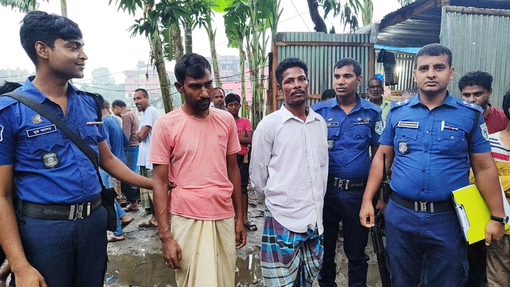 আবারও গ্রেপ্তার সেই ‘চেয়ারম্যান’, অভিযোগ ছিনতাইয়ের