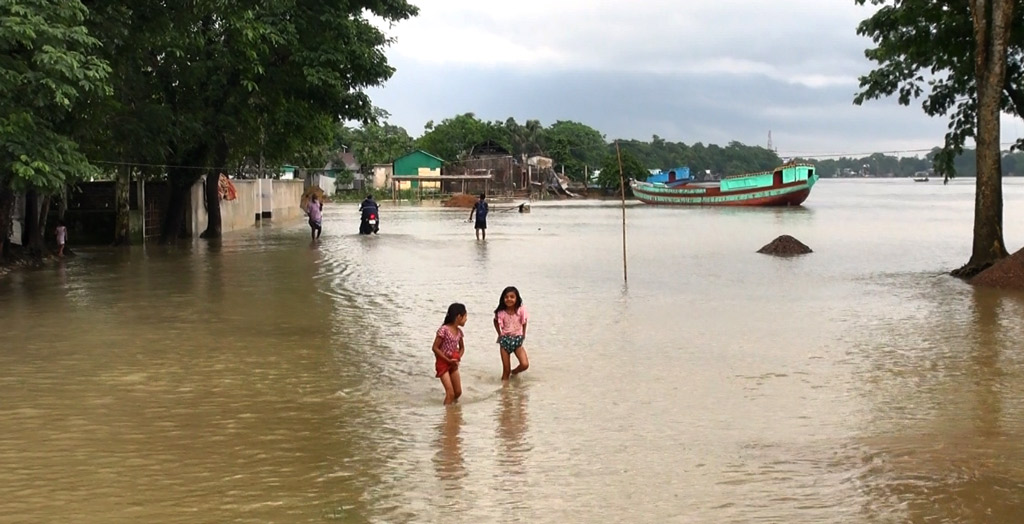 সুনামগঞ্জে কমছে পানি, বাড়ছে দুর্ভোগ