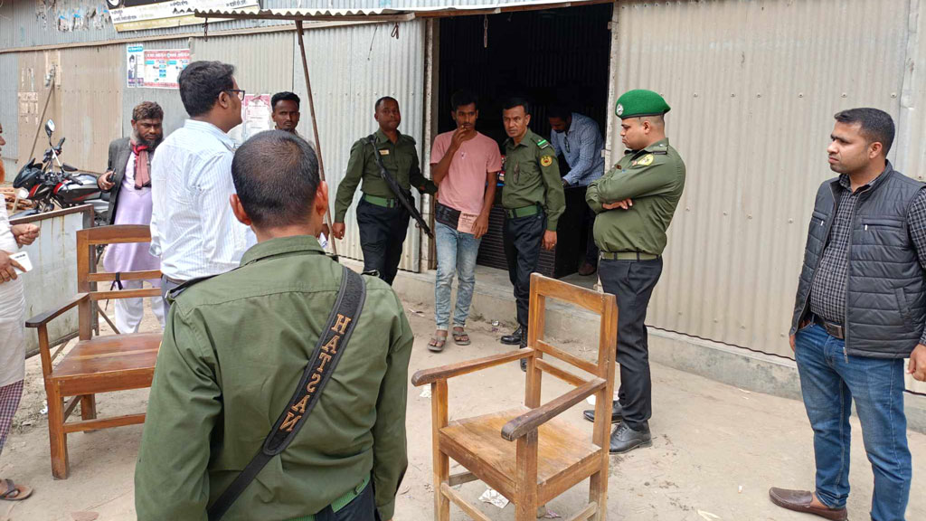 এসএসসি পরীক্ষায় নকল সরবরাহের দায়ে যুবকের কারাদণ্ড