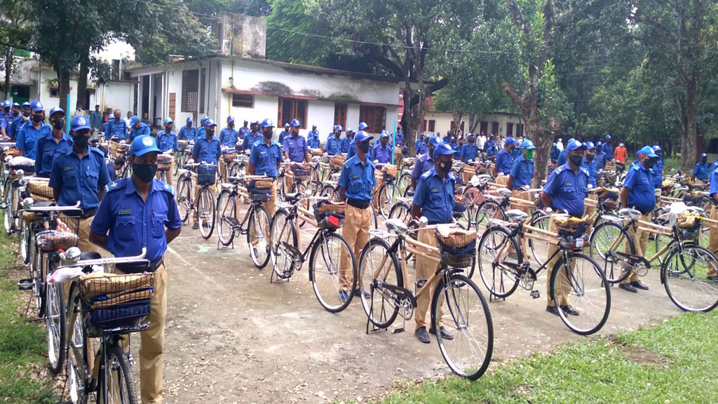 বাইসাইকেল বিতরণ