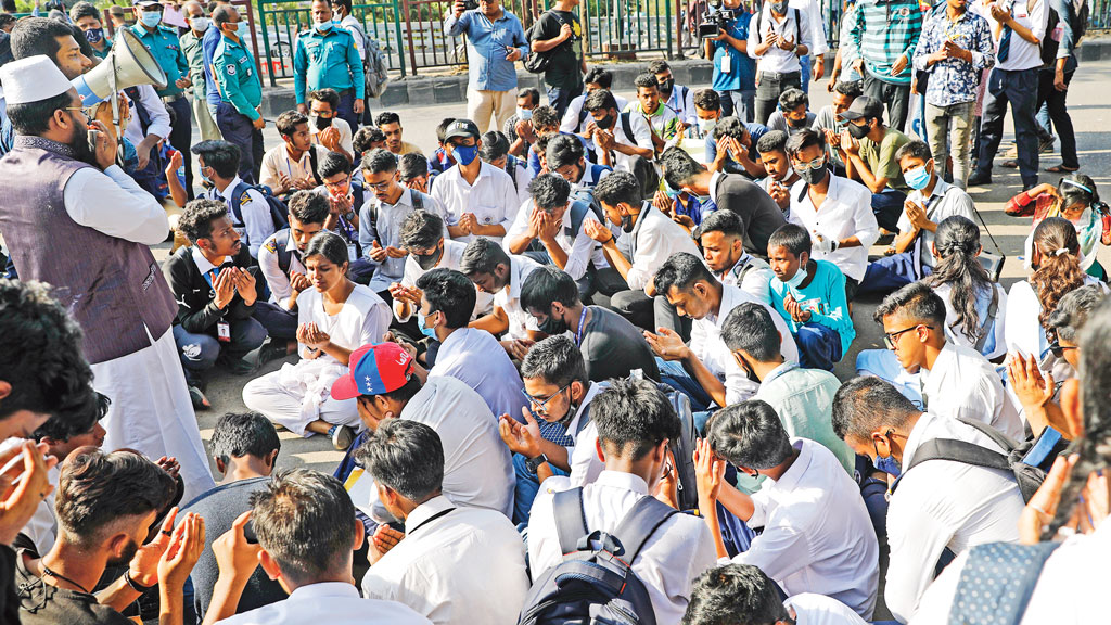 কঠোর হচ্ছে সরকার