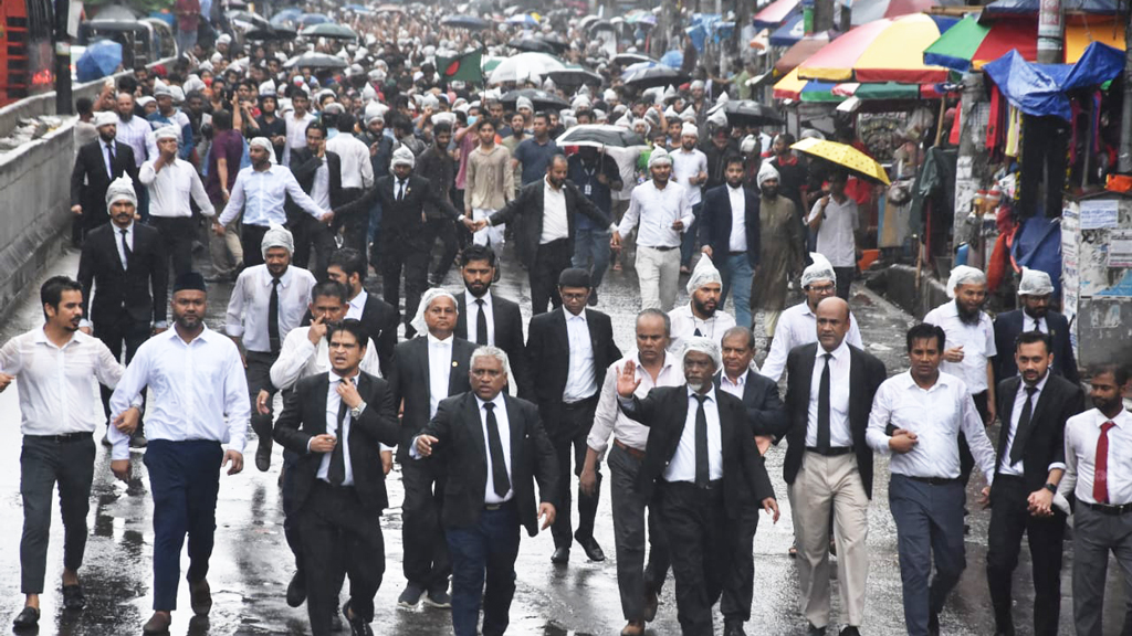 চট্টগ্রামে ‘মার্চ ফর জাস্টিস’ কর্মসূচি ঘিরে আ.লীগ-বিএনপিপন্থী আইনজীবীরা মুখোমুখি