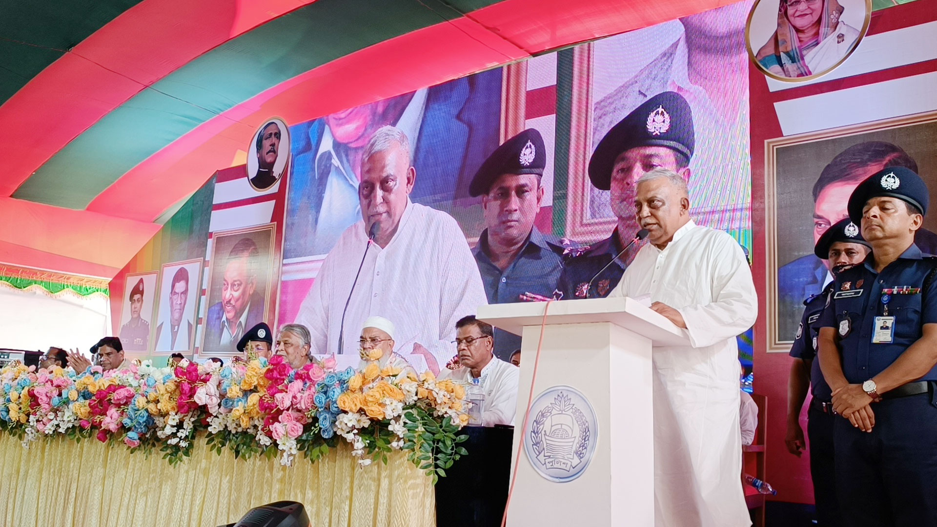 আমেরিকার প্রেসিডেন্টও বলে, যদি ডেভেলপমেন্ট দেখতে চাও বাংলাদেশে যাও: স্বরাষ্ট্রমন্ত্রী