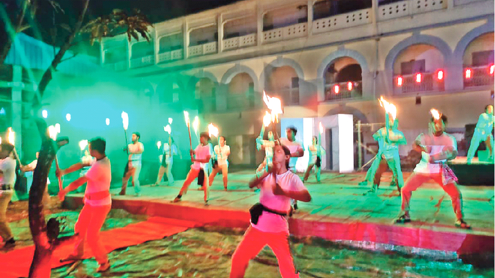 ‘অমানিশা’ নাটক মঞ্চায়ন