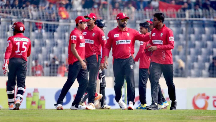 রান উৎসবের অপেক্ষা বিপিএলে