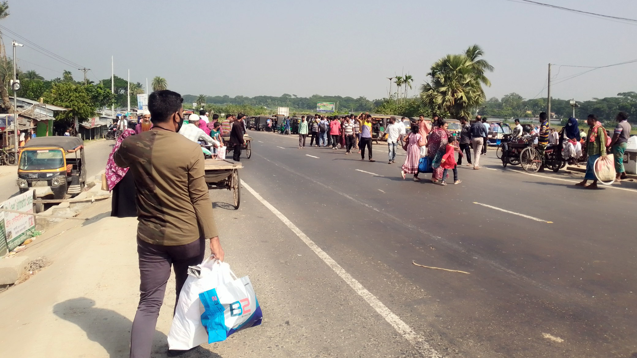 পরিবহন ধর্মঘটে অচল জনজীবন