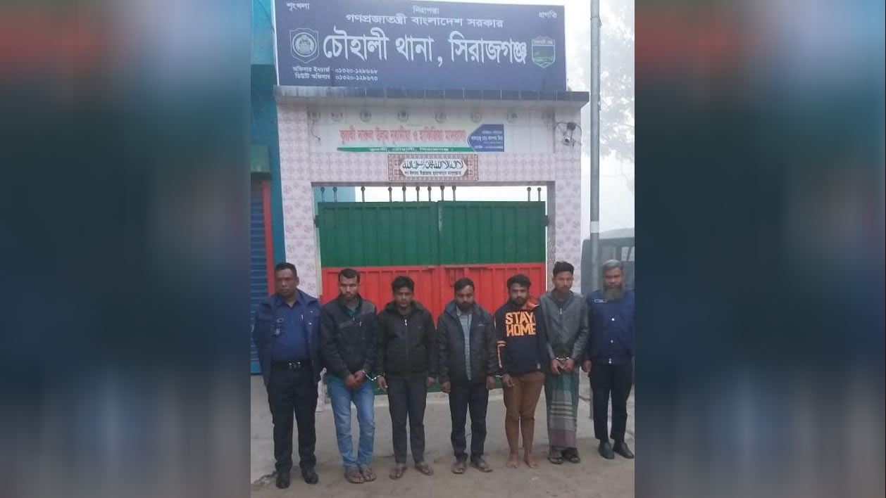 চৌহালীতে চুরি হওয়া ৪০ শূকর উদ্ধার, গ্রেপ্তার ৫ 