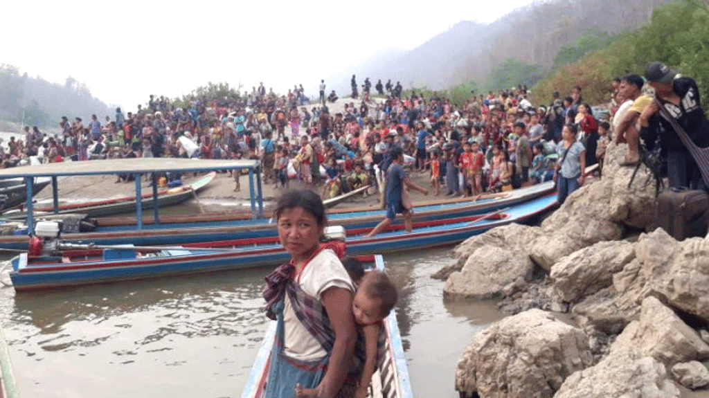 কারেনে বিদ্রোহ জোরদার, থাইল্যান্ডে পালিয়েছে বহু মানুষ