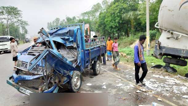 হবিগঞ্জে ট্রাক-পিকআপ সংঘর্ষে নিহত ২ 