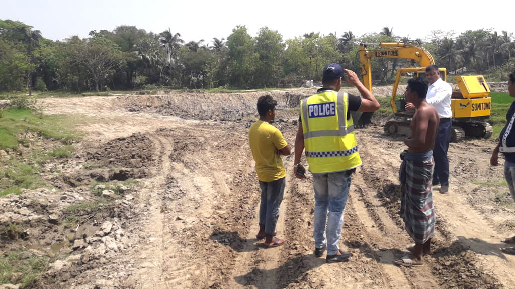 মনিরামপুরে নদীর মাটি কেটে বিক্রির দায়ে ২ যুবকের কারাদণ্ড