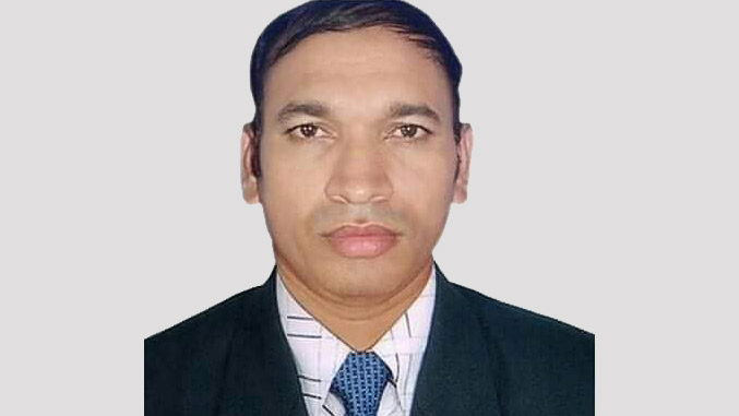 আসলে তিনি কী? 