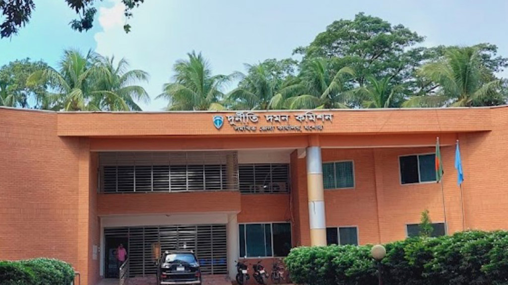 যশোরে দুদকের মামলার আসামিদের বেশির ভাগ সরকারি চাকুরে 