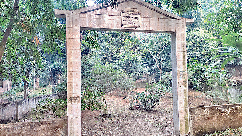 সারা বছর গণকবরের খোঁজ রাখে না কেউ