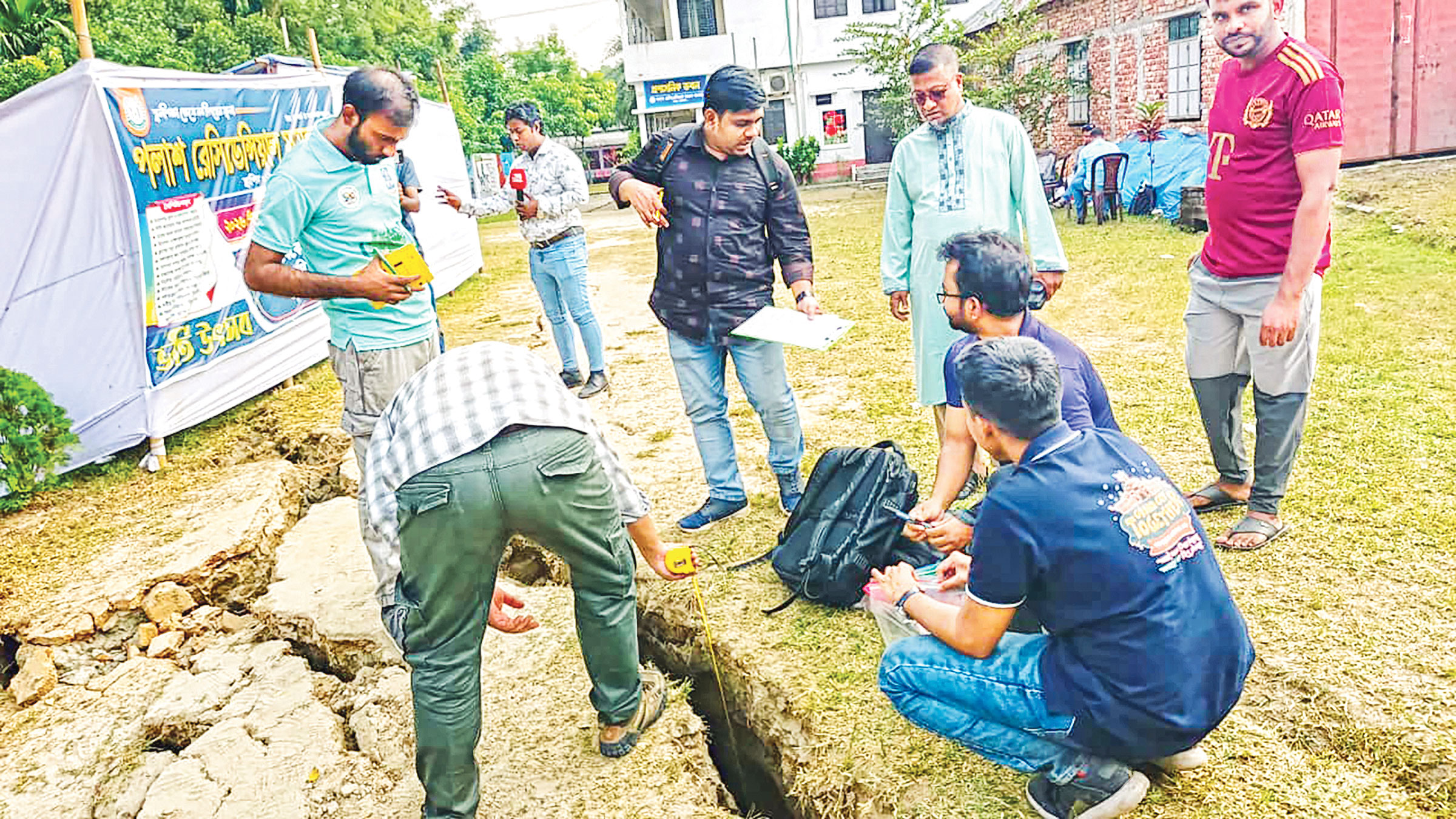 ভয়ের মধ্যে ৩ দফা ভূমিকম্প