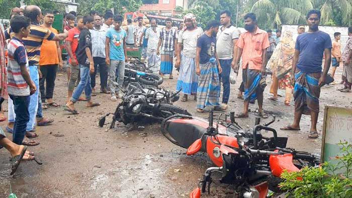 মাদারীপুরে আওয়ামী লীগের দুই গ্রুপের সংঘর্ষ, আহত ১৫