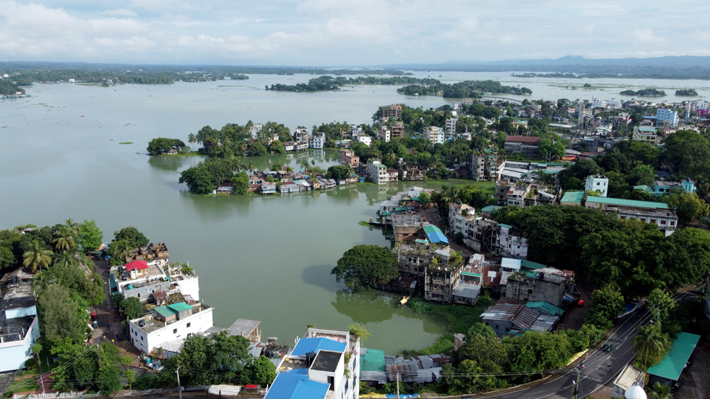 শরতে সেজেছে পর্যটন শহর রাঙামাটি