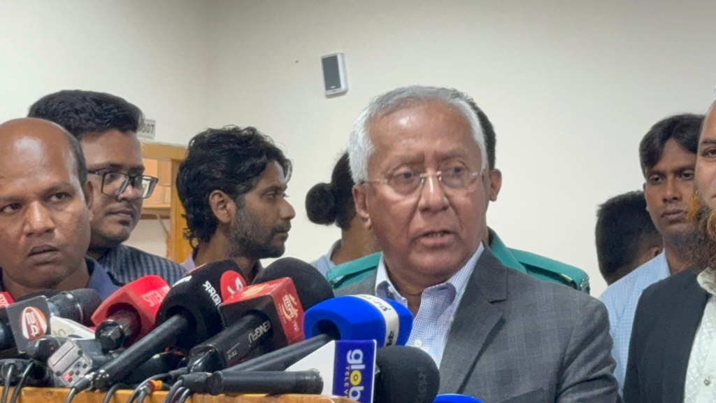 এনসিপিকে ‘শাপলা’ না দেওয়ার ব্যাখ্যা আইনজ্ঞের কাছে জেনে নিতে বললেন ইসি সচিব