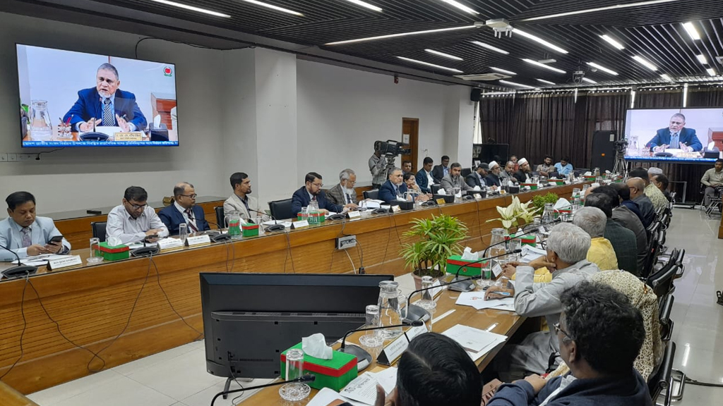 দলগুলোর সঙ্গে ইসির তৃতীয় দিনের সংলাপ শুরু, থাকছে যেসব দল