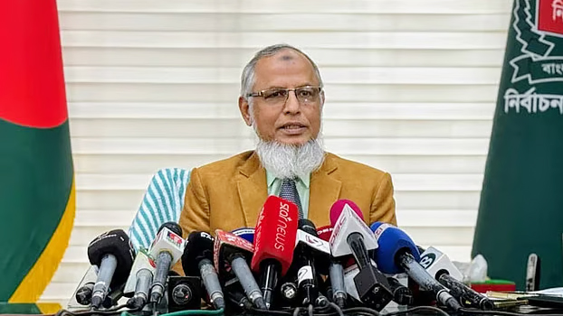 গণভোটের পক্ষে-বিপক্ষে প্রচার করতে পারবেন না নির্বাচন কর্মকর্তারা