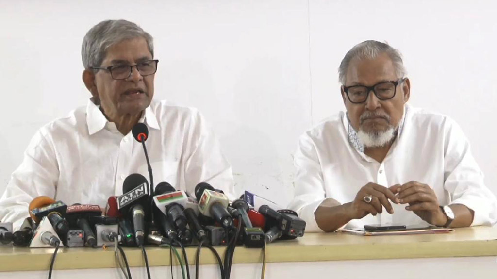 খালেদা জিয়াকে বারবার টানছেন কেন, রেগে গিয়ে বললেন মির্জা ফখরুল