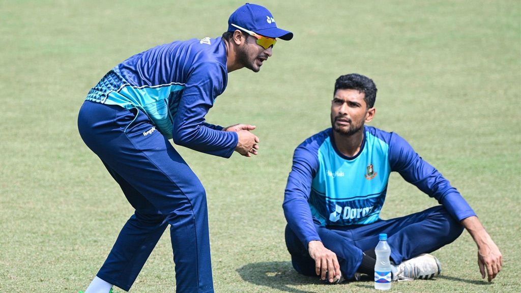 সাকিবের বিজ্ঞাপনী প্রচারণায় আছেন মাহমুদউল্লাহ