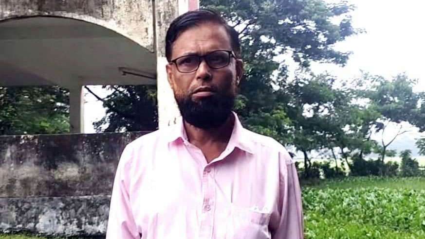 শ্রেণিকক্ষ দখল করে প্রধান শিক্ষকের বসবাস